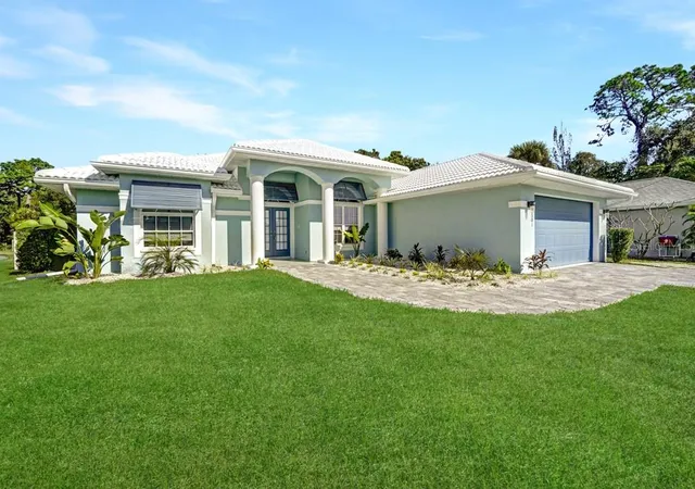 Photo 2 of Single family home for sale at 2501 Englewood Rd, Englewood, FL 34223 | MLS# N6145999 | Listing updated on 2026-10-02