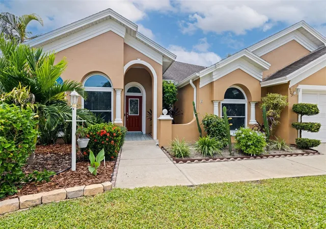 Photo 3 of Single family home for sale at 903 Whippoorwill Dr, Palm Harbor, FL 34683 | MLS# TB8553434 | Listing updated on 2026-10-05