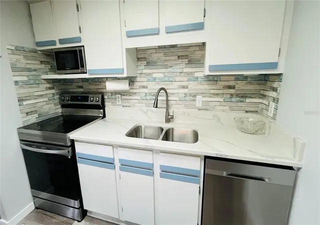 Photo 3 of Condo for sale at 4022 Beaver Ln #800H, Port Charlotte, FL 33952 | MLS# C7531384 | Listing updated on 2026-10-02
