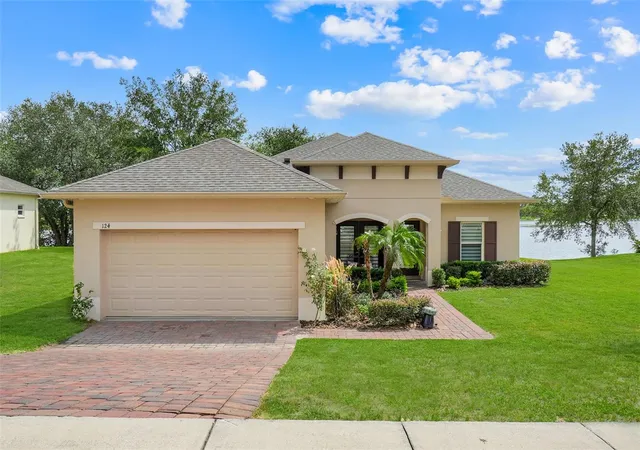 Photo 2 of Single family home for sale at 124 Islabella Way, Groveland, FL 34736 | MLS# G5118437 | Listing updated on 2026-10-03
