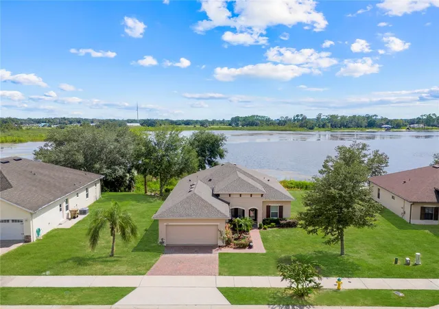 Photo 3 of Single family home for sale at 124 Islabella Way, Groveland, FL 34736 | MLS# G5118437 | Listing updated on 2026-10-03