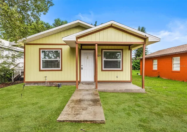 Single family home for sale at 825 Booker Ave, SEBRING, FL 33870 | MLS# S5158545
