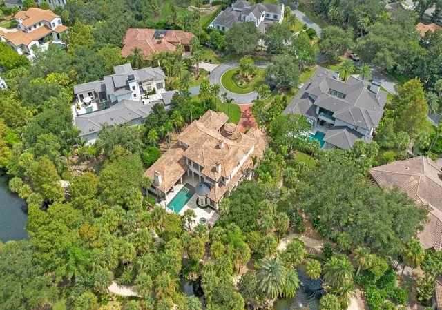 Photo 2 of Single family home for sale at 4906 Aviva Garden Ct, Windermere, FL 34786 | MLS# O6446042 | Listing updated on 2026-10-20
