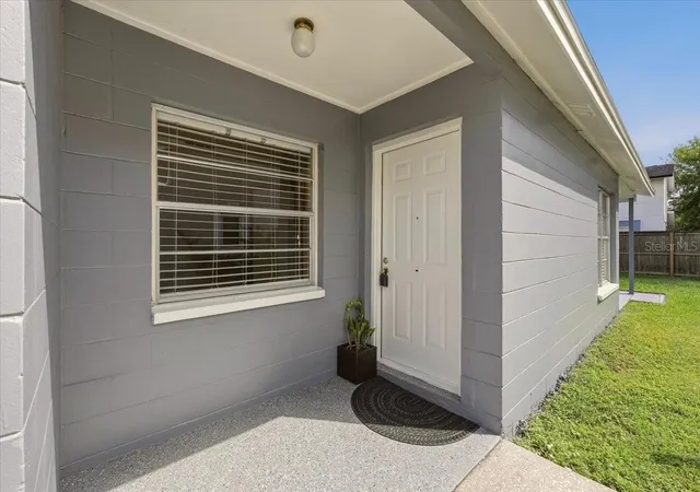 Photo 3 of Single family home for sale at 1432 Marigold Dr, Lakeland, FL 33811 | MLS# L4965449 | Listing updated on 2026-10-08