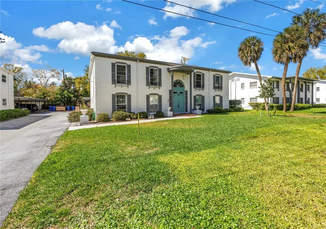 Photo 3 of Condo for sale at 1338 Snell Isle Blvd NE #1, Saint Petersburg, FL 33704 | MLS# TB8553440 | Listing updated on 2026-09-30