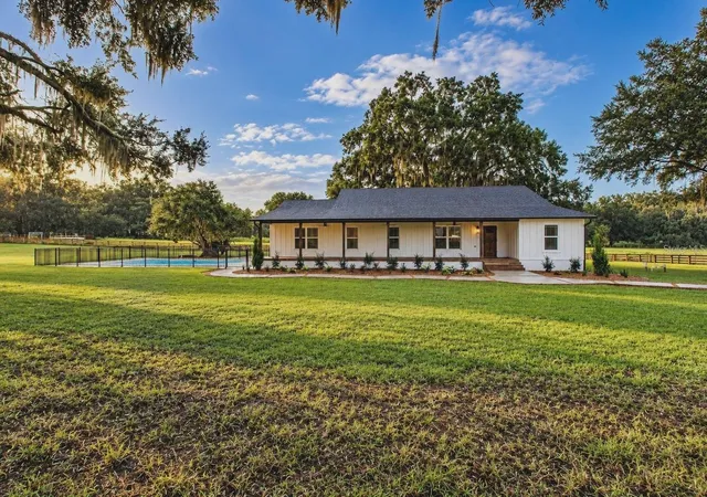 Single family home for sale at 3276 County Rd 216, OXFORD, FL 34484 | MLS# GC543875