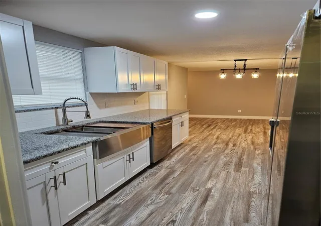 Photo 3 of Single family home for sale at 5008 Cynthia Ln, Spring Hill, FL 34606 | MLS# W7889944 | Listing updated on 2026-09-30