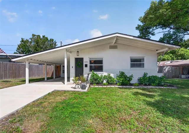 Photo 1 of Single family home for sale at 835 54th Avenue N, Saint Petersburg, FL 33703 | MLS# TB8553442 | Listing updated on 2026-10-03