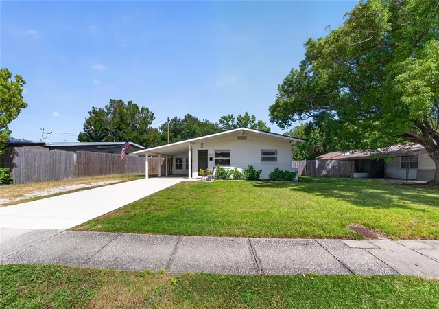 Photo 3 of Single family home for sale at 835 54th Avenue N, Saint Petersburg, FL 33703 | MLS# TB8553442 | Listing updated on 2026-10-03