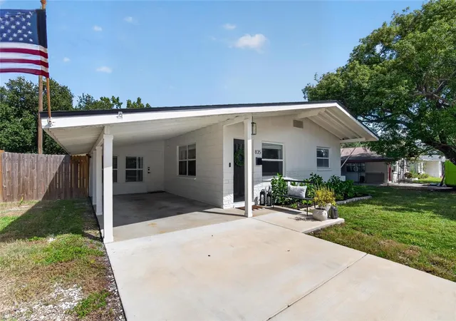 Photo 3 of Single family home for sale at 835 54th Avenue N, Saint Petersburg, FL 33703 | MLS# TB8553442 | Listing updated on 2026-10-03