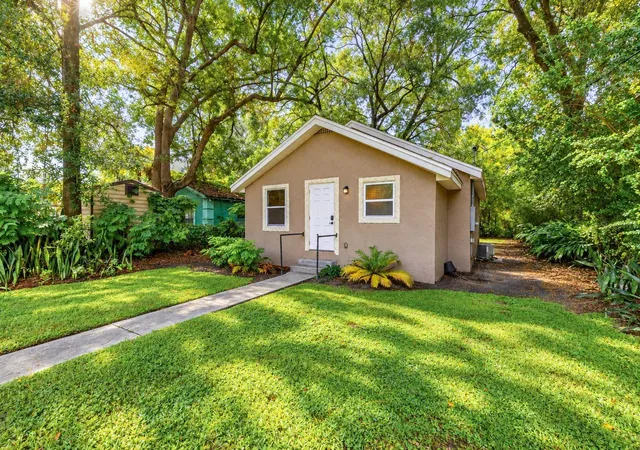 Photo 1 of Single family home for sale at 617 Citrus St, Orlando, FL 32805 | MLS# O6446056 | Listing updated on 2026-10-05