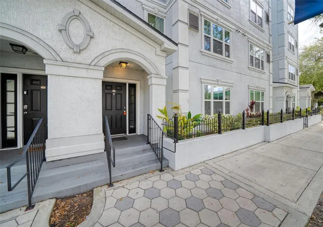 Photo 2 of Condo for sale at 204 South St #1053, Orlando, FL 32801 | MLS# O6446058 | Listing updated on 2026-09-30