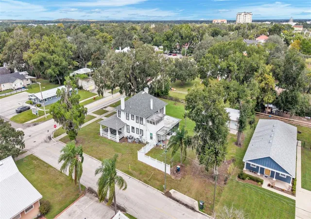 Photo 1 of Single family home for sale at 790 S Broadway Ave, Bartow, FL 33830 | MLS# L4965450 | Listing updated on 2026-10-10
