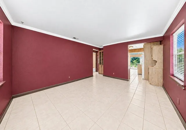 Photo 3 of Single family home for sale at 118 Palm Dr, Daytona Beach, FL 32117 | MLS# V4951581 | Listing updated on 2026-10-07