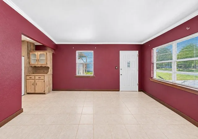 Photo 4 of Single family home for sale at 118 Palm Dr, Daytona Beach, FL 32117 | MLS# V4951581 | Listing updated on 2026-10-07