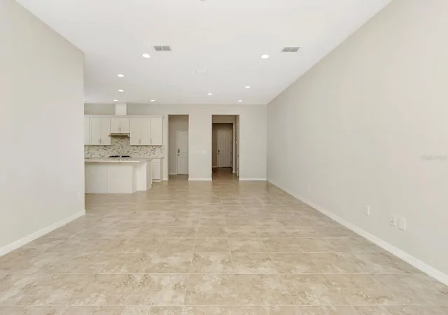 Photo 4 of Single family home for sale at 1950 Ibis Bay Ct, Ocoee, FL 34761 | MLS# O6446063 | Listing updated on 2026-10-01
