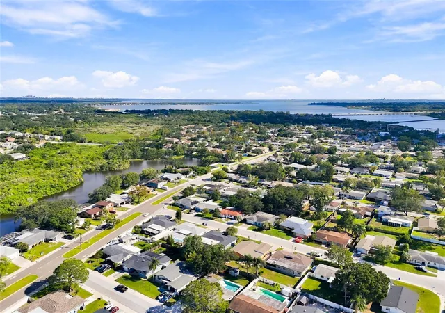 Photo 39 of Single family home for sale at 1813 Driftwood Cir N, OLDSMAR, FL 34677 | MLS# TB8553447 | Listing updated on 2026-10-06