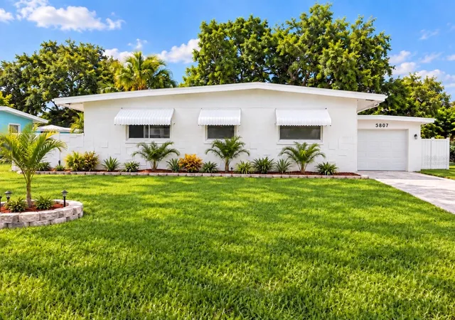 Single family home for sale at 5807 20th Street W, BRADENTON, FL 34207 | MLS# A4707915