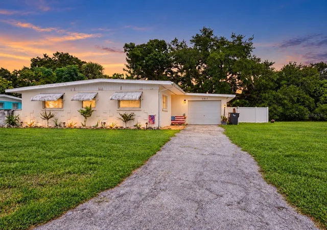 Photo 1 of Single family home for sale at 5807 20th Street W, Bradenton, FL 34207 | MLS# A4707915 | Listing updated on 2026-10-01