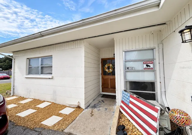 Photo 3 of Single family home for sale at 5807 20th Street W, Bradenton, FL 34207 | MLS# A4707915 | Listing updated on 2026-10-01