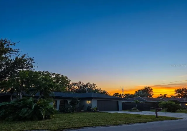 Photo 2 of Single family home for sale at 1801 Mid Ocean Cir, Sarasota, FL 34239 | MLS# A4707916 | Listing updated on 2026-10-20