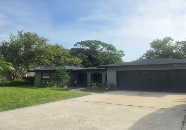 Single family home for sale at 1801 Mid Ocean Cir, SARASOTA, FL 34239 | MLS# A4707916