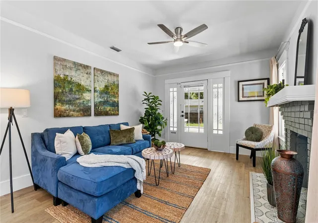 Photo 4 of Single family home for sale at 910 E N Bay St, Tampa, FL 33603 | MLS# TB8553450 | Listing updated on 2026-10-27