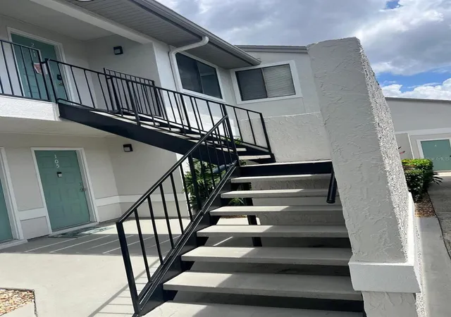 Photo 3 of Condo for sale at 524 Sun Valley Village #211, Altamonte Springs, FL 32714 | MLS# O6446071 | Listing updated on 2026-10-01