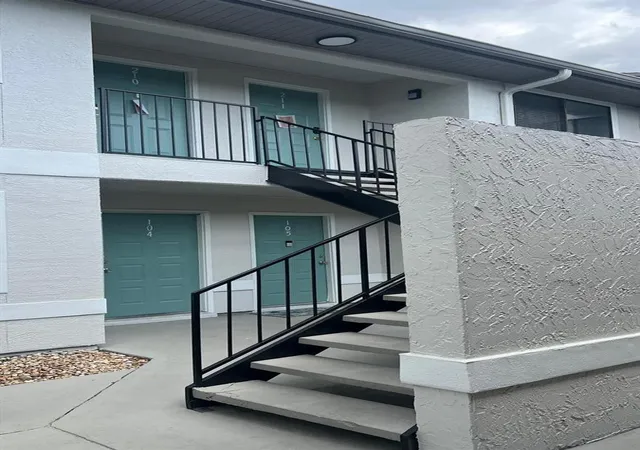 Photo 3 of Condo for sale at 524 Sun Valley Village #211, Altamonte Springs, FL 32714 | MLS# O6446071 | Listing updated on 2026-10-01