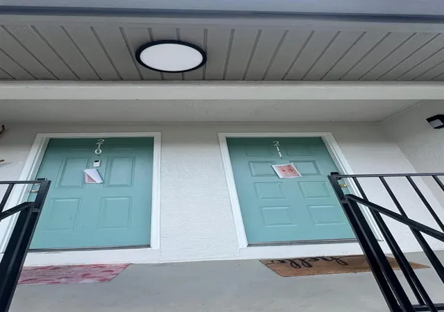 Photo 4 of Condo for sale at 524 Sun Valley Village #211, Altamonte Springs, FL 32714 | MLS# O6446071 | Listing updated on 2026-10-01