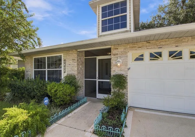 Photo 3 of Single family home for sale at 2740 Bay Lagoon Way, Tavares, FL 32778 | MLS# G5118442 | Listing updated on 2026-10-01