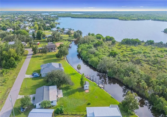 Photo 3 of Single family home for sale at 333 Hile Ln, Punta Gorda, FL 33982 | MLS# C7531387 | Listing updated on 2026-09-30