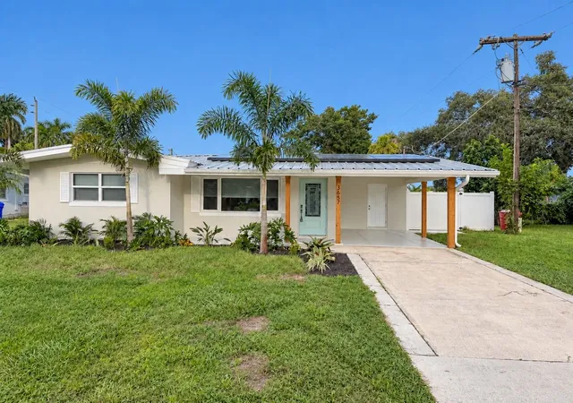 Single family home for sale at 3657 Kelly St, FORT MYERS, FL 33901 | MLS# O6446075