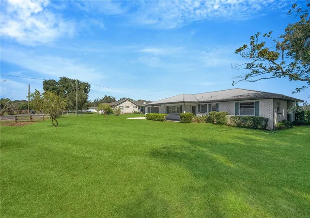 Photo 2 of Single family home for sale at 3220 Blount Rd, Dover, FL 33527 | MLS# TB8553462 | Listing updated on 2026-10-21