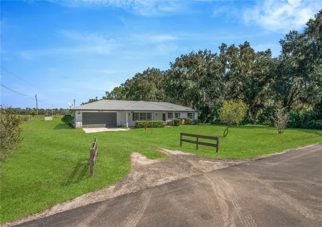 Photo 1 of Single family home for sale at 3220 Blount Rd, Dover, FL 33527 | MLS# TB8553462 | Listing updated on 2026-10-21
