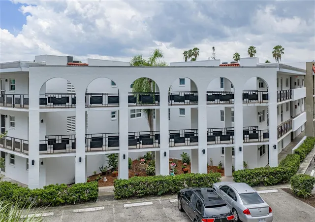 Condo for sale at 100 El Camino Dr #301, WINTER HAVEN, FL 33884 | MLS# B4902382