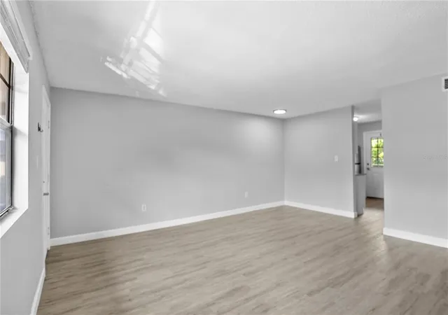 Listing Photo 4 - Condo for sale in building located at 205 Poinsettia Pine Ct, TAMPA, FL 33612 - Unit #201