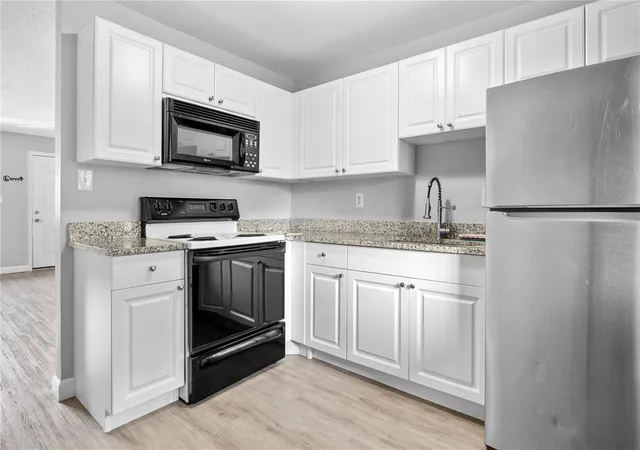 Listing Photo 5 - Condo for sale in building located at 205 Poinsettia Pine Ct, TAMPA, FL 33612 - Unit #201