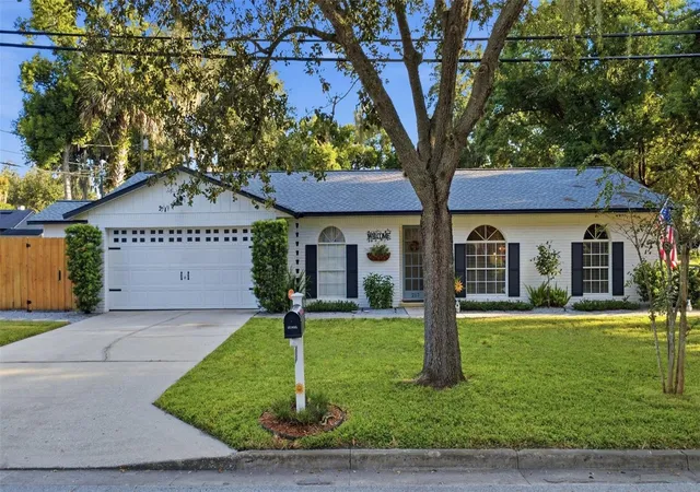 Photo 1 of Single family home for sale at 217 W 11th Street, Sanford, FL 32771 | MLS# V4951582 | Listing updated on 2026-10-03