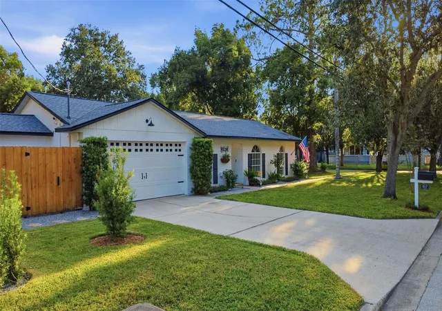 Photo 3 of Single family home for sale at 217 W 11th Street, Sanford, FL 32771 | MLS# V4951582 | Listing updated on 2026-10-03