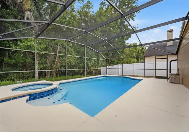 Photo 2 of Single family home for sale at 1362 Twin Rivers Blvd, Oviedo, FL 32766 | MLS# O6446090 | Listing updated on 2026-10-07