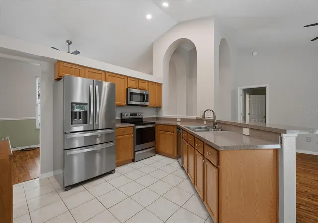 Photo 3 of Single family home for sale at 1362 Twin Rivers Blvd, Oviedo, FL 32766 | MLS# O6446090 | Listing updated on 2026-10-07