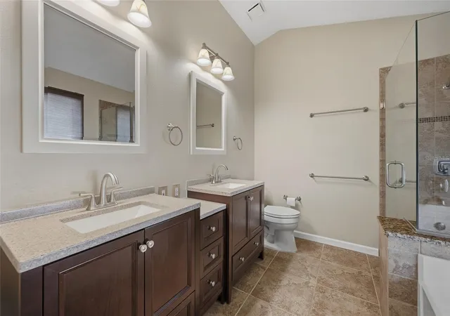 Photo 3 of Single family home for sale at 1362 Twin Rivers Blvd, Oviedo, FL 32766 | MLS# O6446090 | Listing updated on 2026-10-07