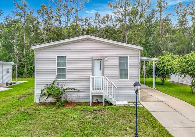 Photo 2 of Manufactured home for sale at 2908 Kingswood Cir, Brooksville, FL 34604 | MLS# TB8553484 | Listing updated on 2026-09-30