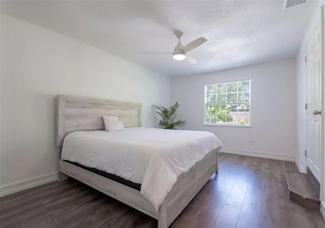 Photo 3 of Single family home for sale at 526 E Jessup Ave, Longwood, FL 32750 | MLS# O6446097 | Listing updated on 2026-10-08