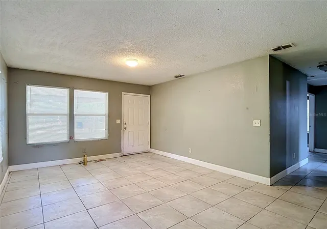 Photo 4 of Single family home for sale at 2705 E 22nd Avenue, Tampa, FL 33605 | MLS# TB8553493 | Listing updated on 2026-10-01