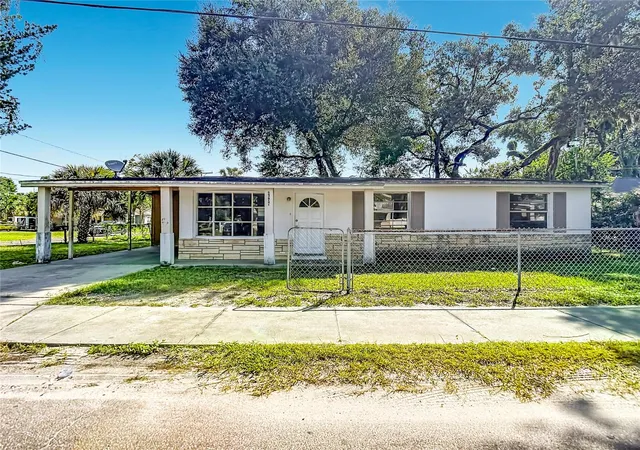 Photo 2 of Single family home for sale at 3509 E Chelsea St, Tampa, FL 33610 | MLS# TB8553494 | Listing updated on 2026-10-07