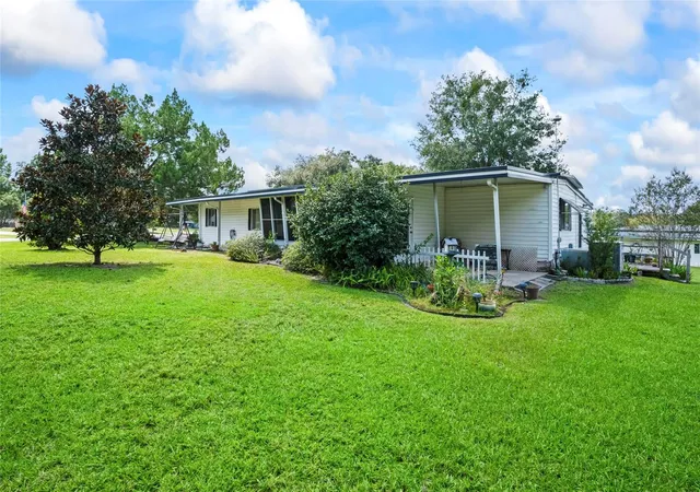 Photo 4 of Manufactured home for sale at 309 Sheerwood Dr, Lady Lake, FL 32159 | MLS# OM733143 | Listing updated on 2026-09-30