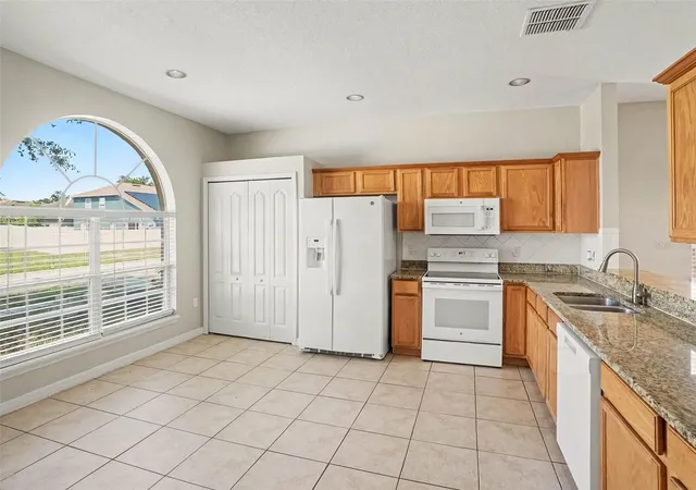 Photo 2 of Single family home for sale at 5007 Shale Ridge Trl, Orlando, FL 32818 | MLS# O6446102 | Listing updated on 2026-10-02