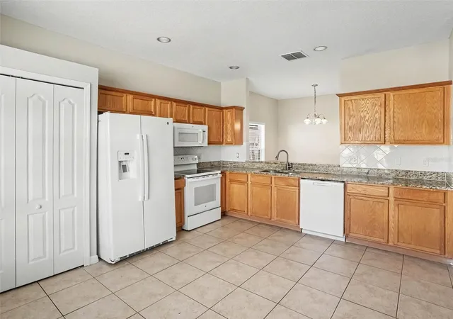 Photo 3 of Single family home for sale at 5007 Shale Ridge Trl, Orlando, FL 32818 | MLS# O6446102 | Listing updated on 2026-10-02